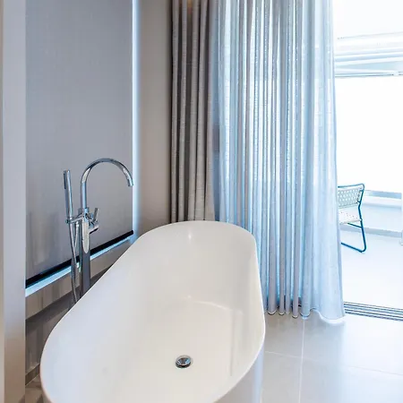 Keslin Premium Seaside 3* Vlorë