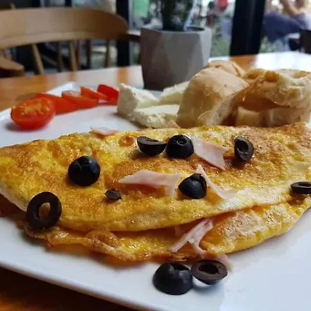 Keslin Premium Seaside 3* Vlorë